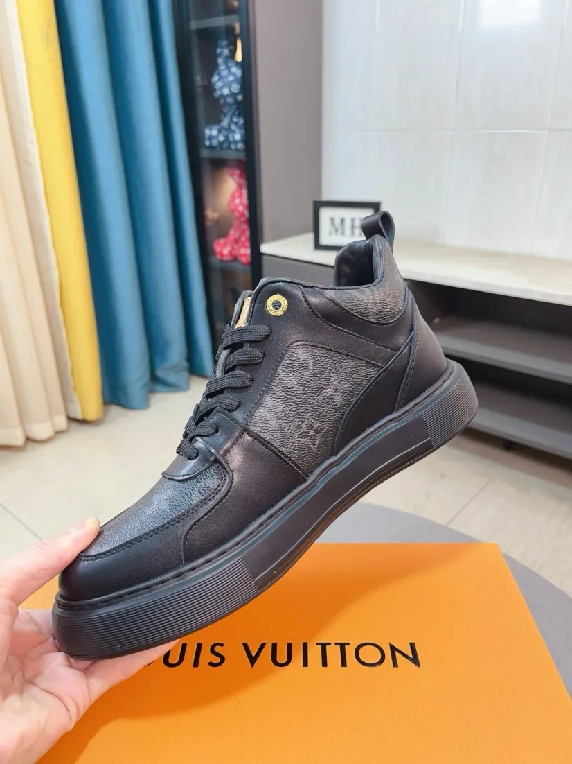 Ex-factory price 438🌹🌹【LOUIS VUITTON】Same style on Louis Vuitton* official website🚹Men's high-top casual shoes❤️Same style as popular celebrities and big names ~ Best-selling at home and abroad Lv focuses on the checkerboard series...Imported first-layer cowhide with special fabrics➕Full sheepskin lining➕Brand-specific hollow outsole💎Produced by OEM The highest version🔍🔍Number of codes: 38-44,